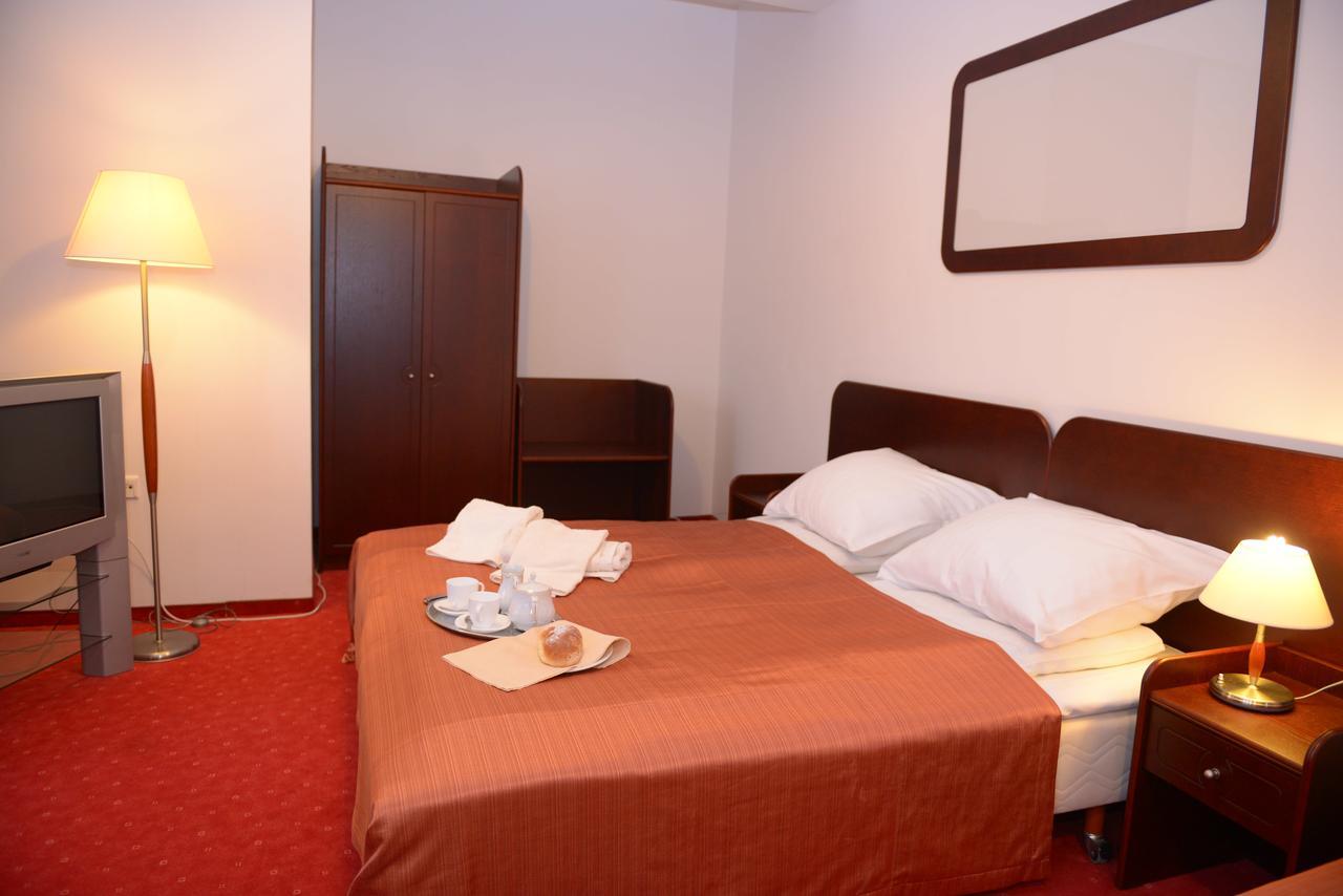 Hotel Pod Debami Terespol Luaran gambar