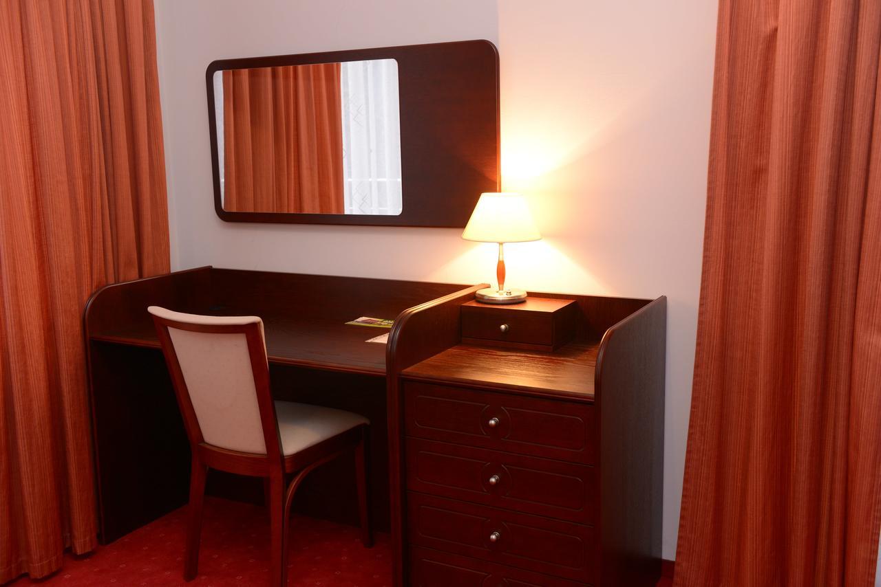 Hotel Pod Debami Terespol Luaran gambar