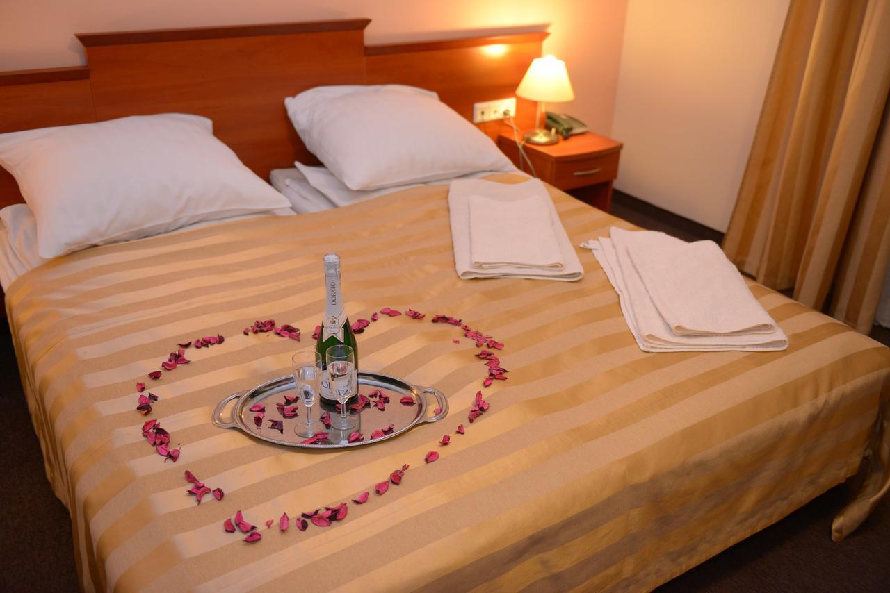 Hotel Pod Debami Terespol Luaran gambar