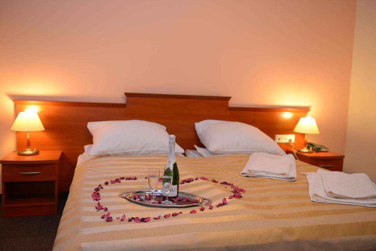 Hotel Pod Debami Terespol Luaran gambar