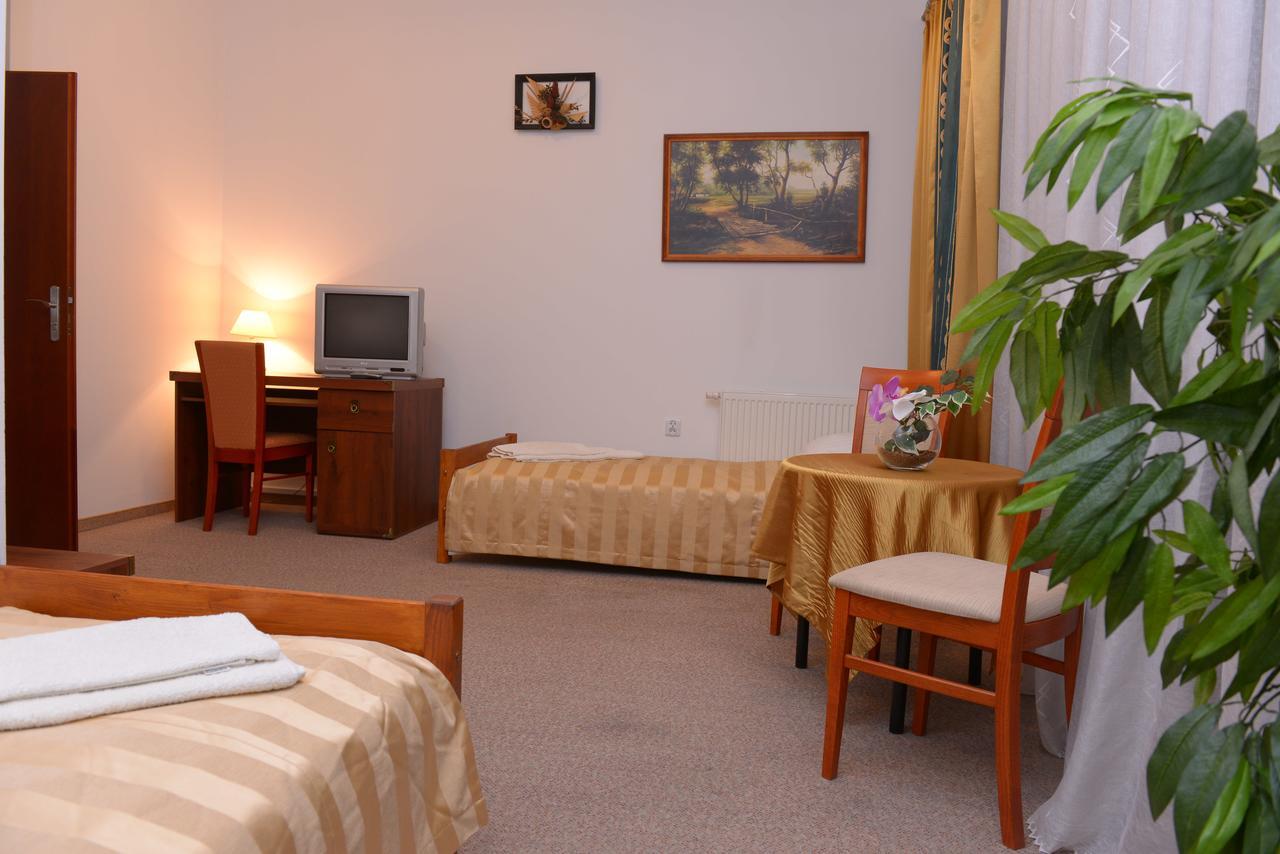 Hotel Pod Debami Terespol Luaran gambar