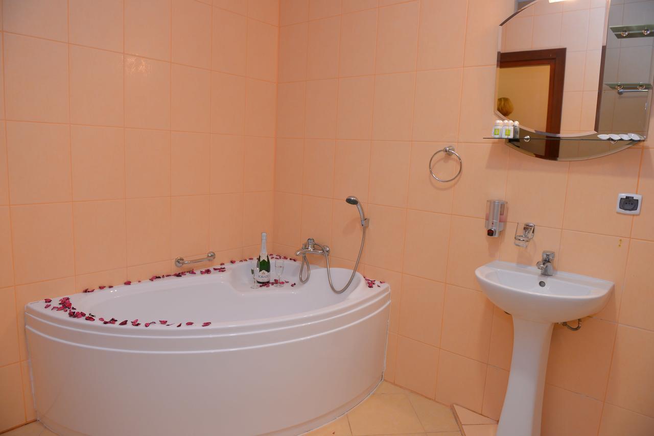 Hotel Pod Debami Terespol Luaran gambar